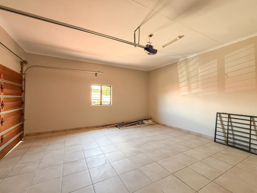 3 Bedroom Property for Sale in Melodie North West